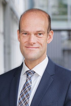 Dr. Georg Rau