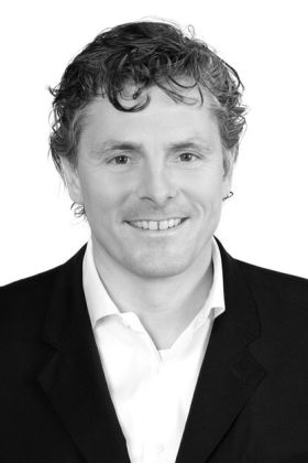 Dr. Martin Sundermann